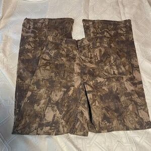 women's trendy camouflage high waisted straight leg cargo pants size small